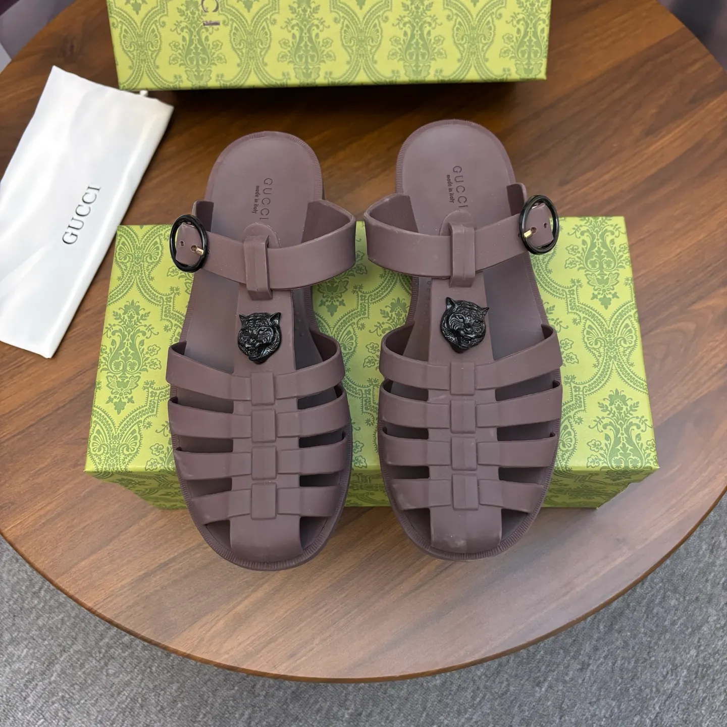 Men's shoes 260💰 [Gucci] Counter quality, top-quality original goods, real photos! Original TPU material, fine workmanship, comfortable; genuine 1:1 replica Size: 38 ~ 46